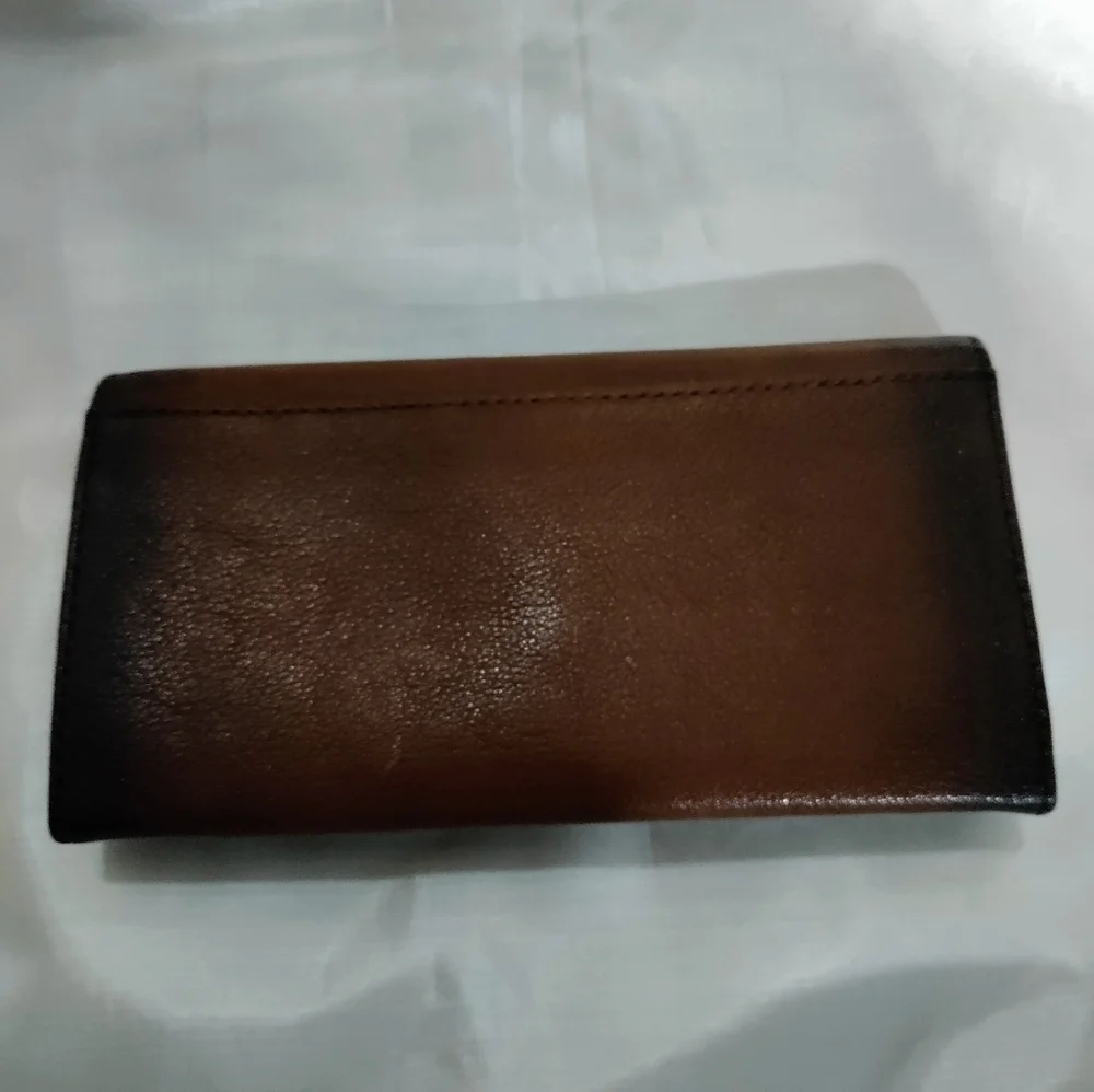 Frye warm chocolate brown leather zippered pocket card slots wallet